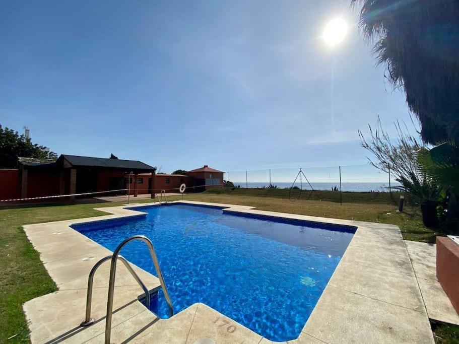 Exclusive Beachfront Penthouse Almayate Alto Esterno foto