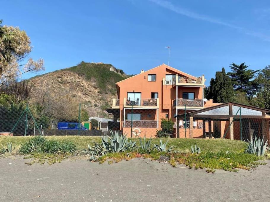 Exclusive Beachfront Penthouse Almayate Alto Esterno foto
